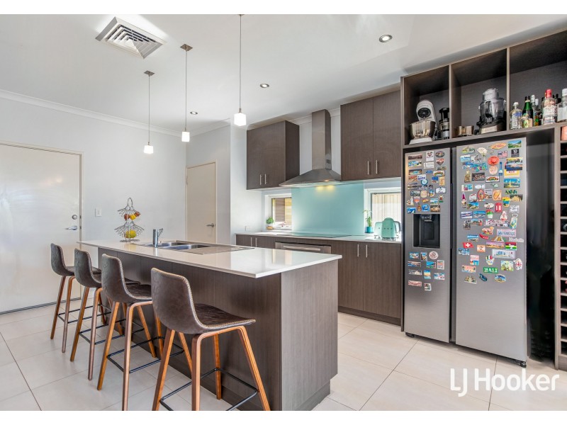 6 Chatham Way, Harrisdale WA 6112