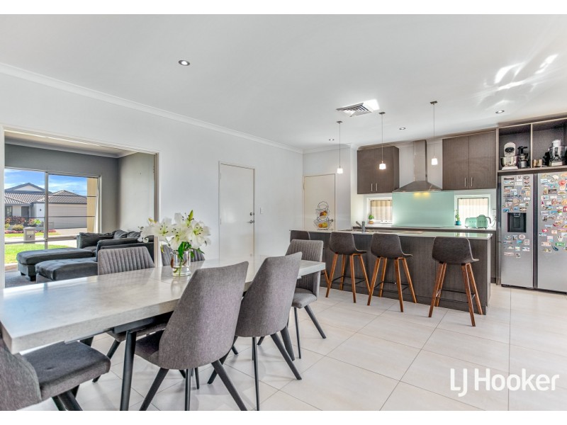 6 Chatham Way, Harrisdale WA 6112