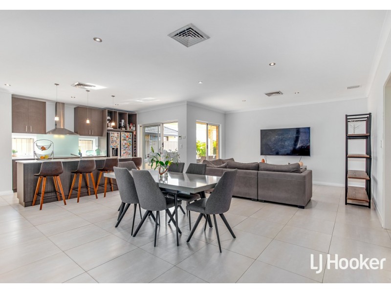 6 Chatham Way, Harrisdale WA 6112