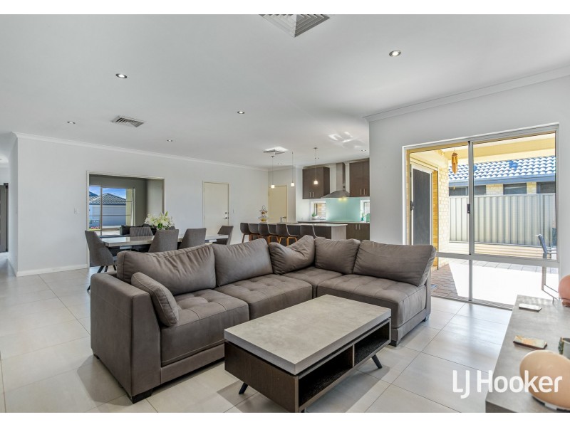 6 Chatham Way, Harrisdale WA 6112