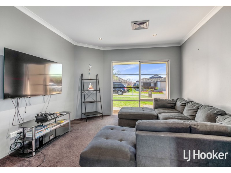 6 Chatham Way, Harrisdale WA 6112