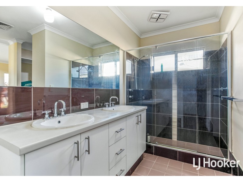 6 Chatham Way, Harrisdale WA 6112