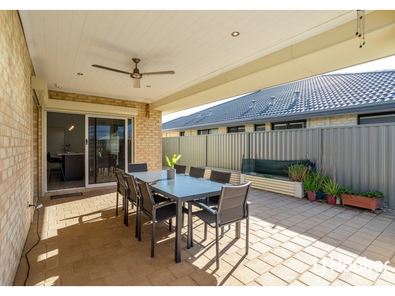 6 Chatham Way, Harrisdale WA 6112