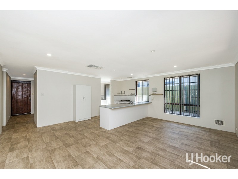 43 Guinivere Way, Camillo WA 6111