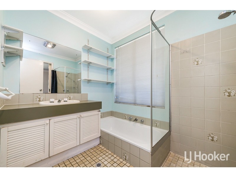 43 Guinivere Way, Camillo WA 6111