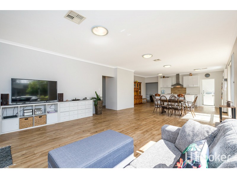 42 Cumbine Loop, Martin WA 6110