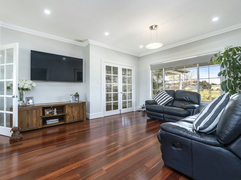 49 Vermilion Boulevard, Hilbert WA 6112