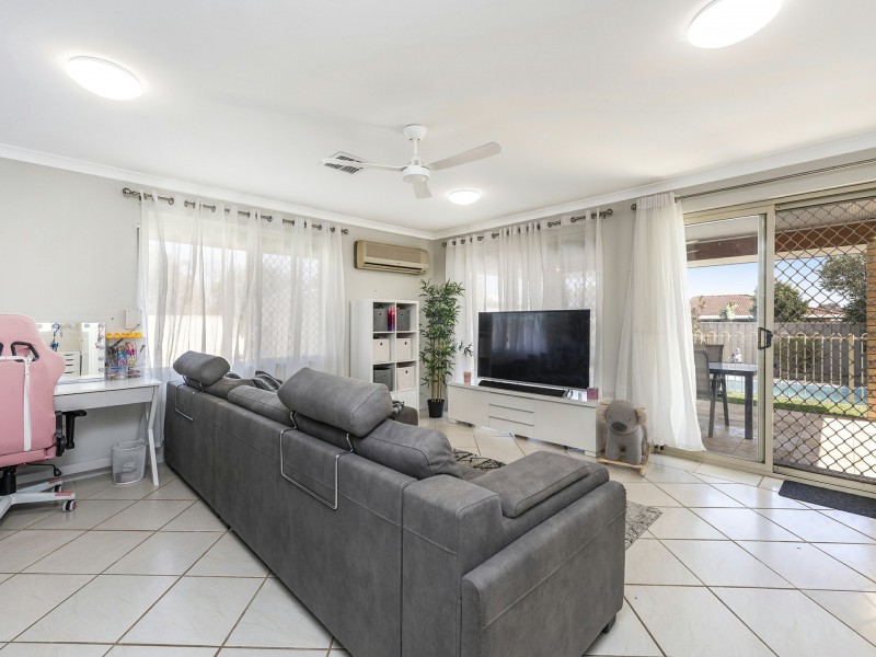 114 Lowanna Way, Armadale WA 6112