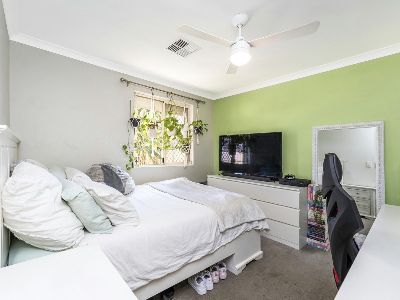 114 Lowanna Way, Armadale WA 6112