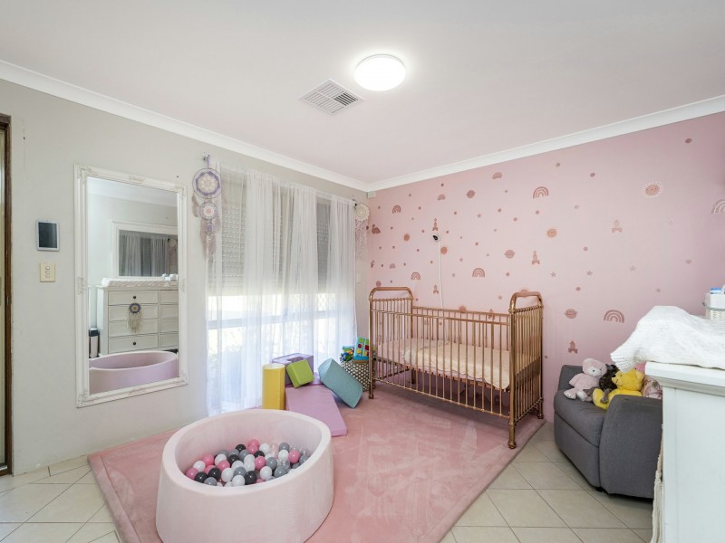 114 Lowanna Way, Armadale WA 6112