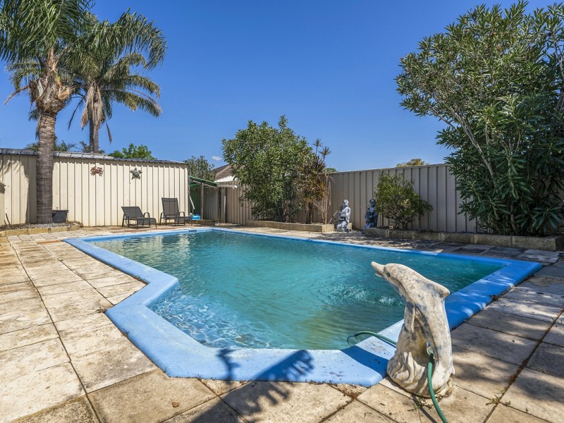 114 Lowanna Way, Armadale WA 6112