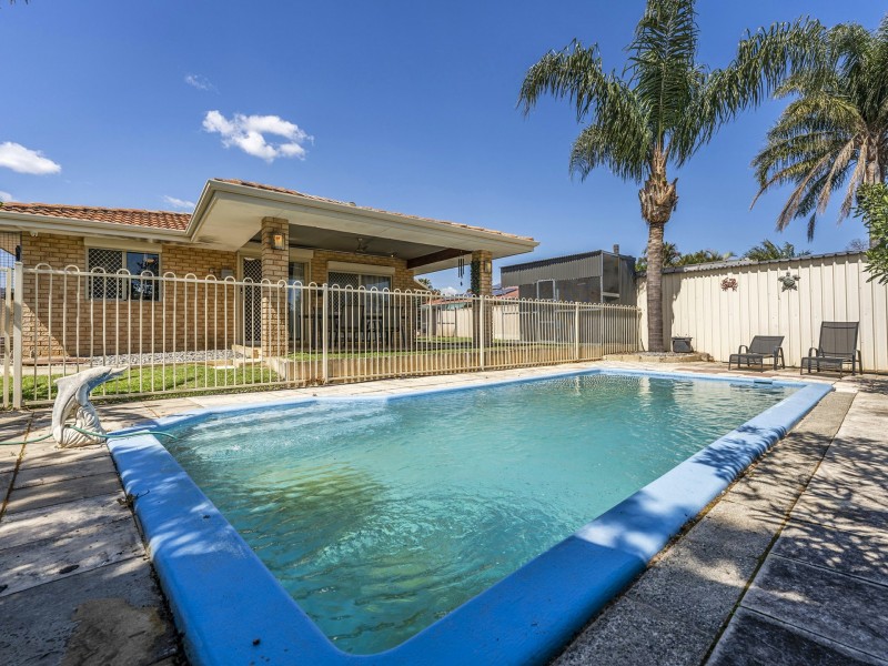 114 Lowanna Way, Armadale WA 6112