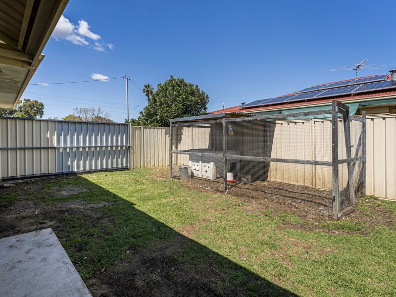 114 Lowanna Way, Armadale WA 6112