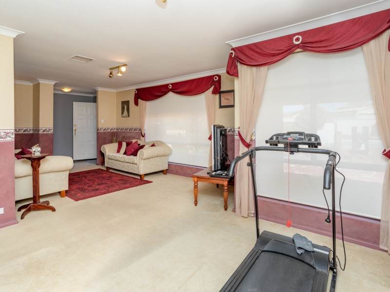 10 Empire Way, Thornlie WA 6108