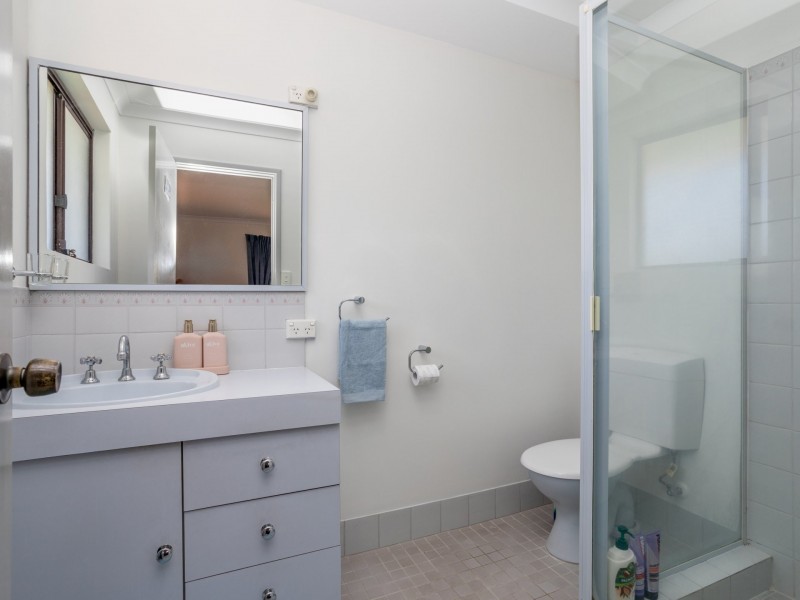 10 Empire Way, Thornlie WA 6108