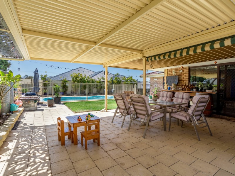 10 Empire Way, Thornlie WA 6108