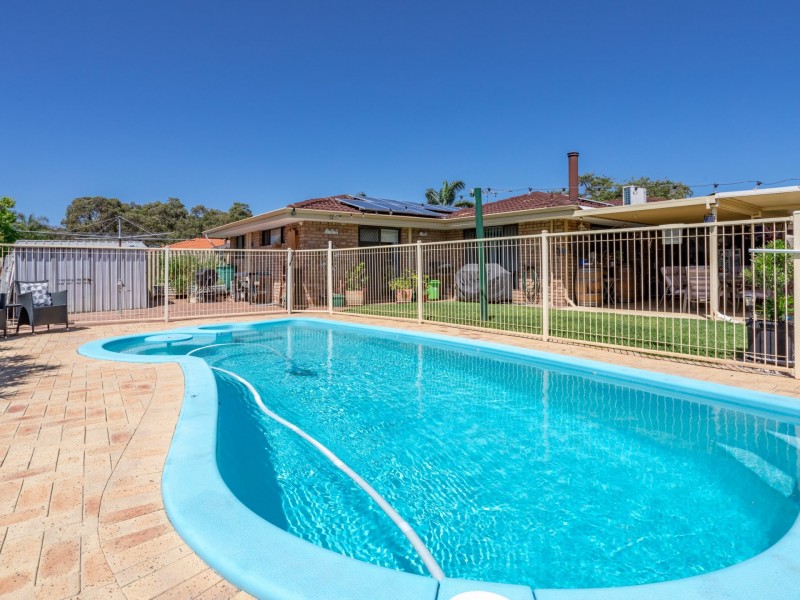 10 Empire Way, Thornlie WA 6108