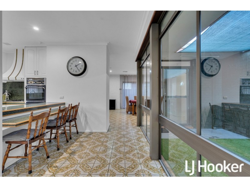 77 Thornlie Avenue, Thornlie WA 6108