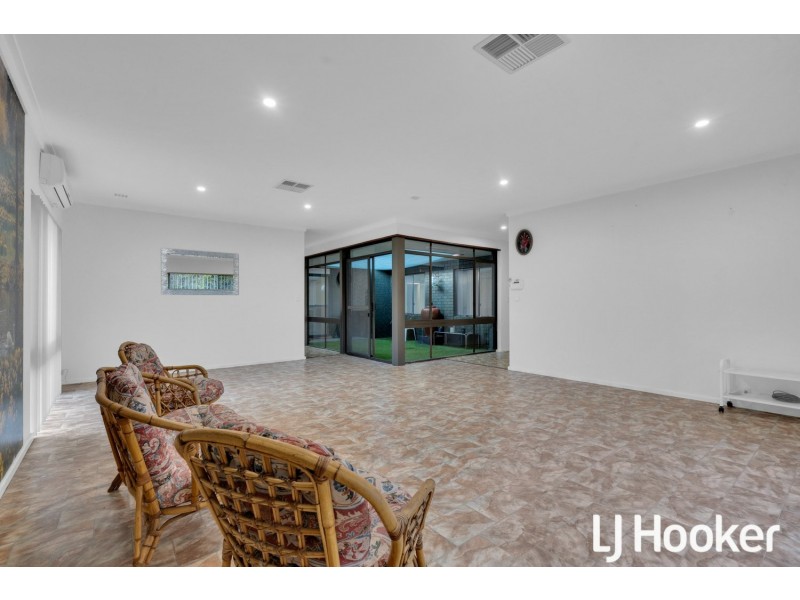 77 Thornlie Avenue, Thornlie WA 6108