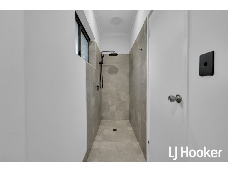 77 Thornlie Avenue, Thornlie WA 6108