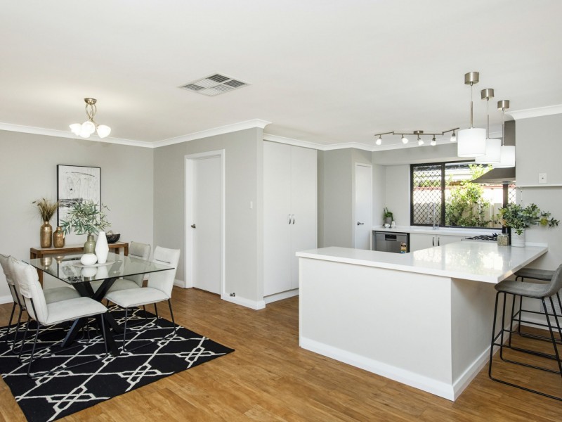 11 Bottlebrush Drive, Thornlie WA 6108