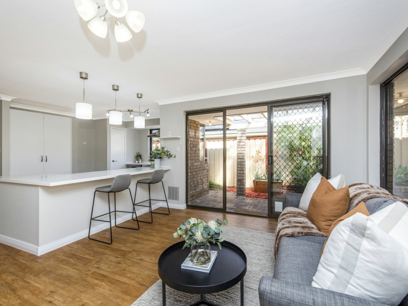 11 Bottlebrush Drive, Thornlie WA 6108