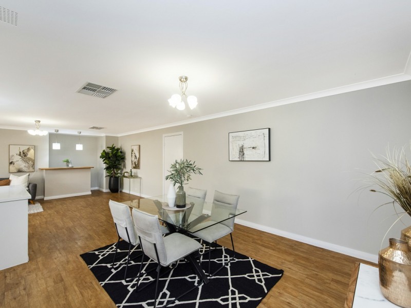 11 Bottlebrush Drive, Thornlie WA 6108