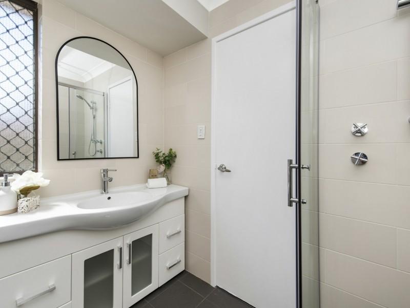 11 Bottlebrush Drive, Thornlie WA 6108