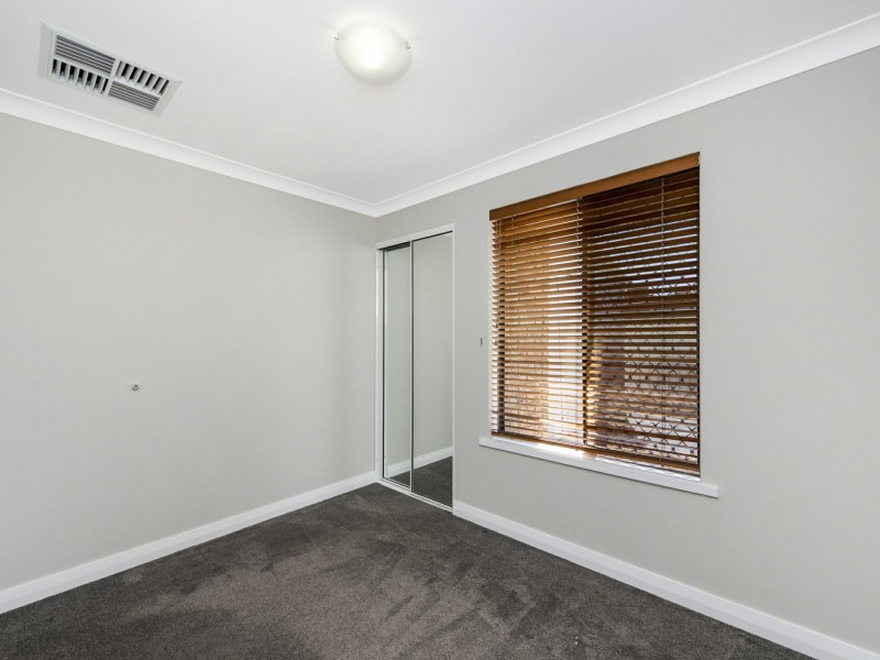 11 Bottlebrush Drive, Thornlie WA 6108