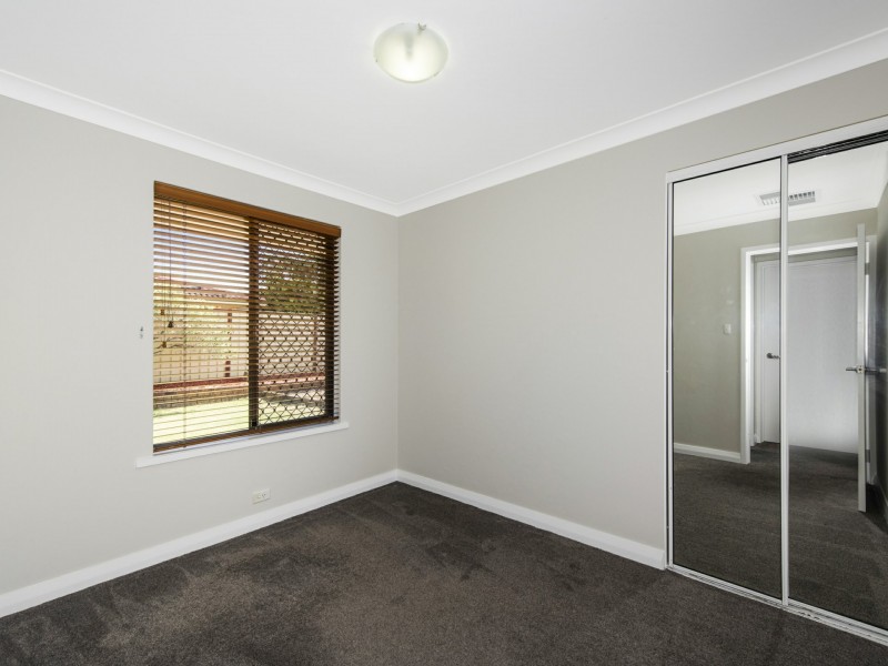 11 Bottlebrush Drive, Thornlie WA 6108