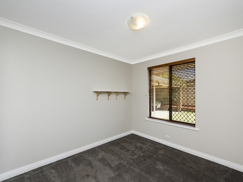 11 Bottlebrush Drive, Thornlie WA 6108