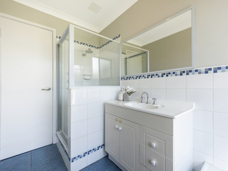 11 Bottlebrush Drive, Thornlie WA 6108