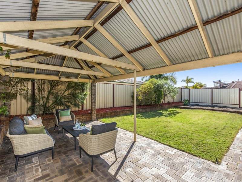 11 Bottlebrush Drive, Thornlie WA 6108