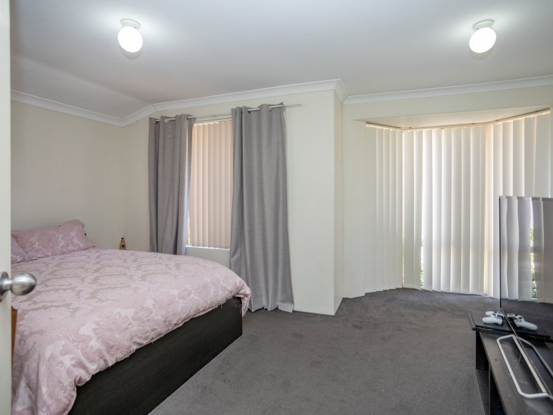8 Oriole Way, Thornlie WA 6108