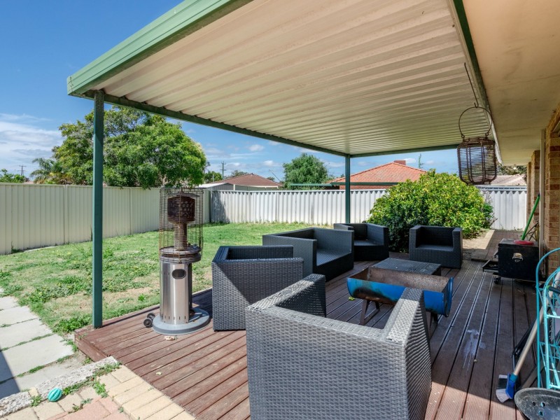 8 Oriole Way, Thornlie WA 6108