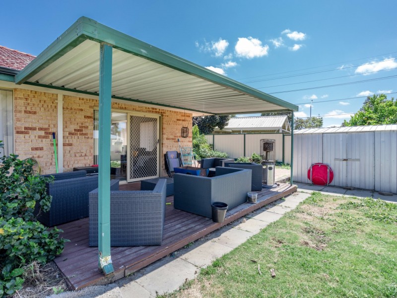 8 Oriole Way, Thornlie WA 6108