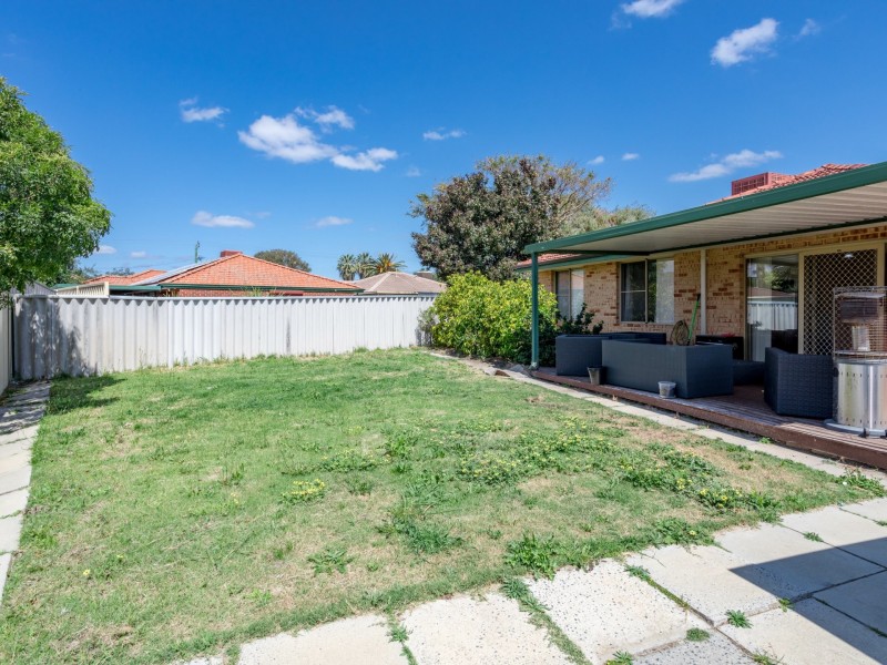 8 Oriole Way, Thornlie WA 6108