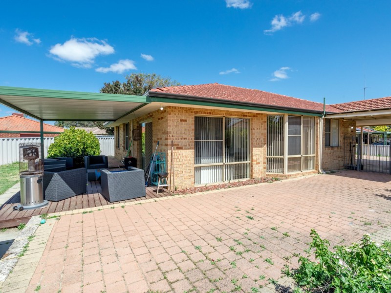 8 Oriole Way, Thornlie WA 6108
