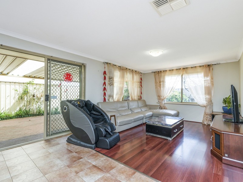 5 Sugarwood Drive, Thornlie WA 6108