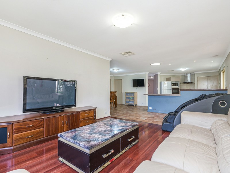 5 Sugarwood Drive, Thornlie WA 6108