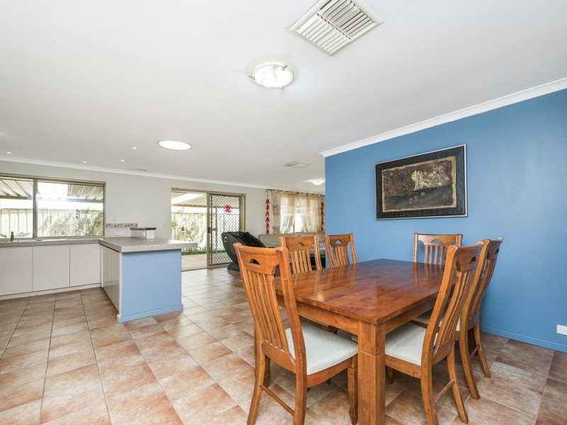 5 Sugarwood Drive, Thornlie WA 6108