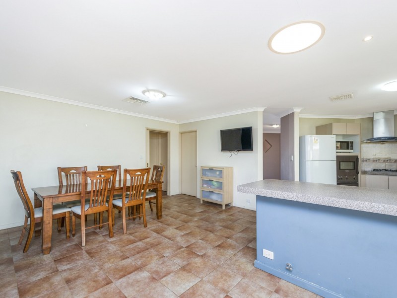 5 Sugarwood Drive, Thornlie WA 6108