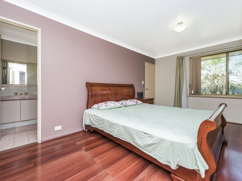 5 Sugarwood Drive, Thornlie WA 6108
