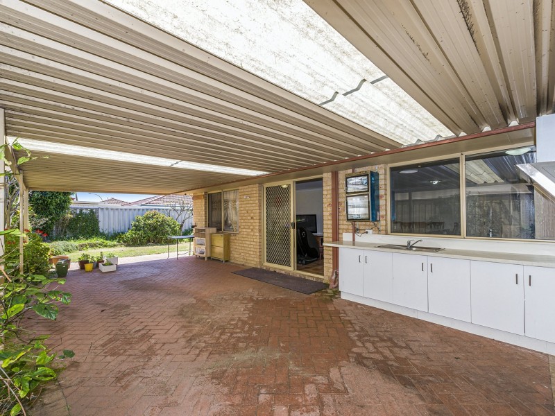 5 Sugarwood Drive, Thornlie WA 6108