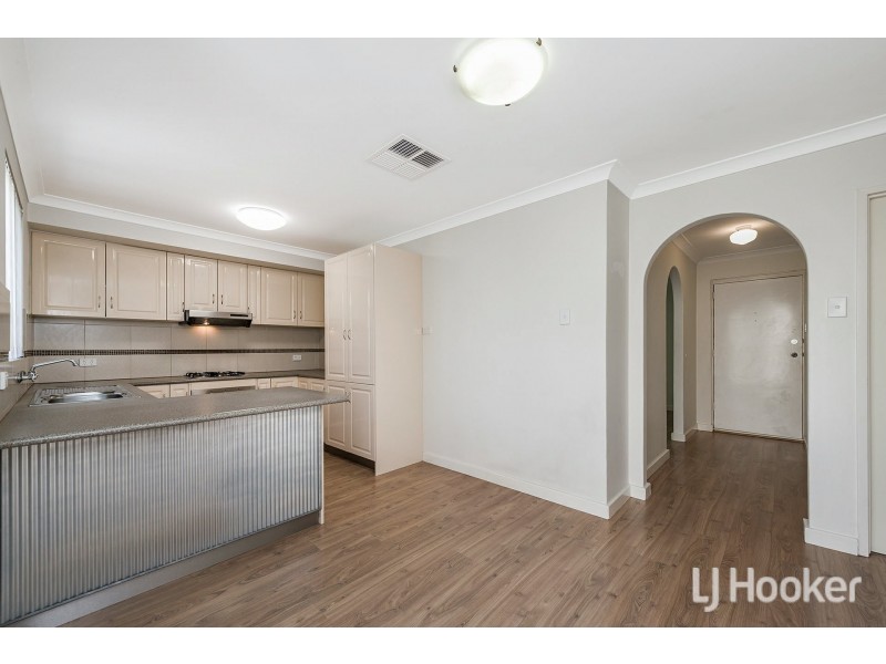 14 Currawong Way, Thornlie WA 6108