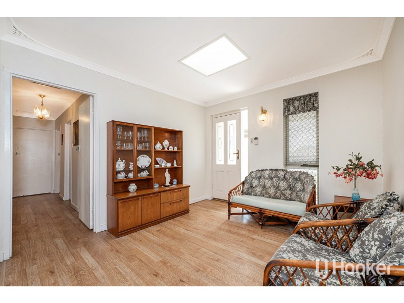 25 Camberley Street, Thornlie WA 6108