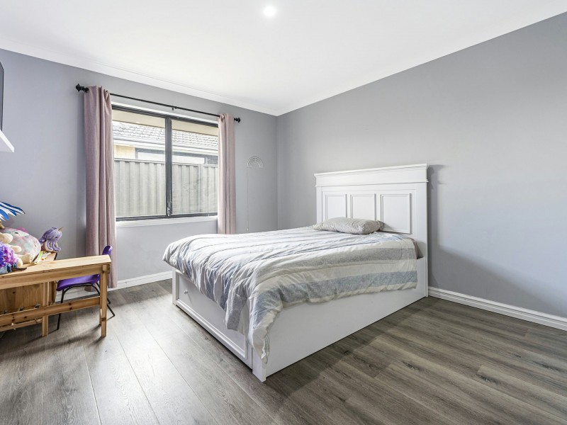 15 Stills Avenue, Harrisdale WA 6112