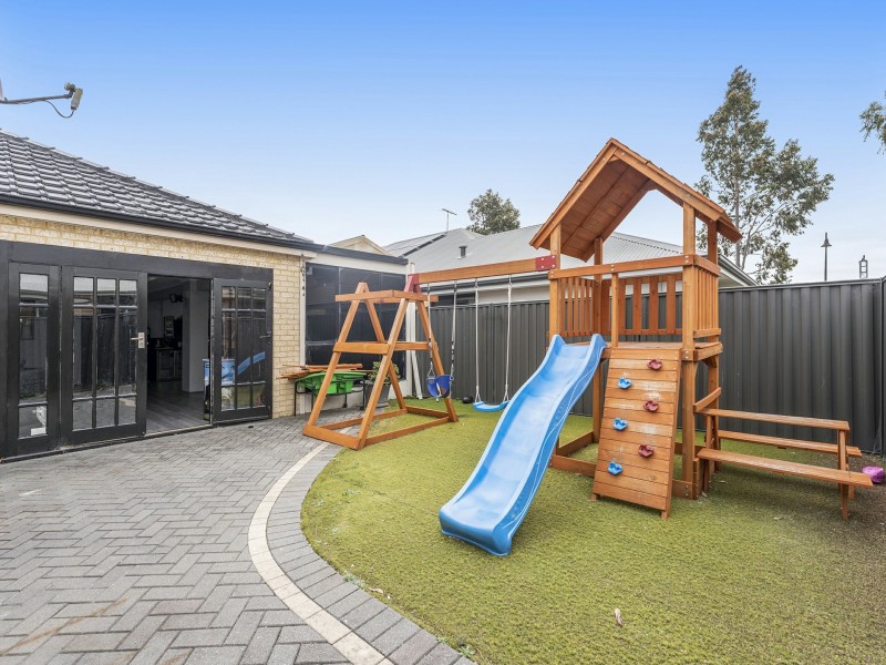 15 Stills Avenue, Harrisdale WA 6112