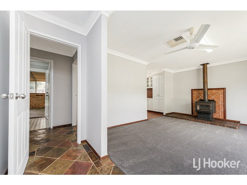 4 Gymea Court, Armadale WA 6112