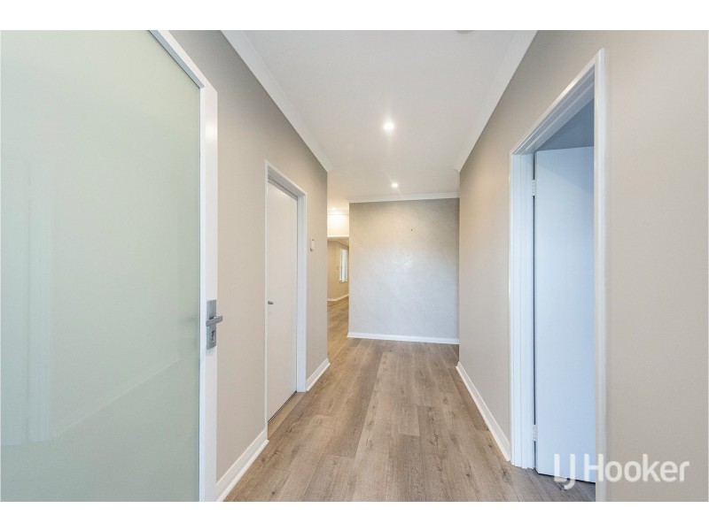 9 Calamocha Way, Piara Waters WA 6112